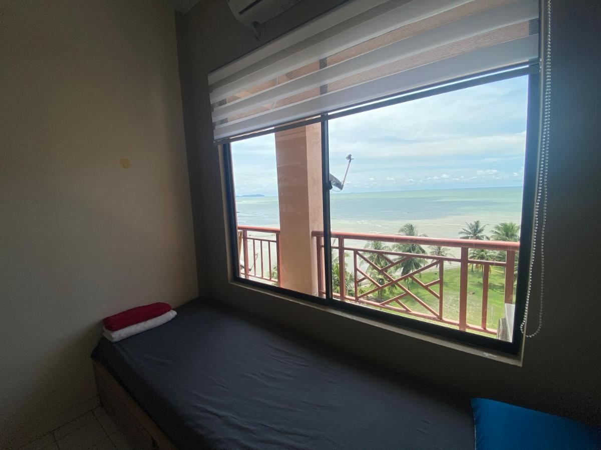 D' Sea View Apartment Порт-Диксон Экстерьер фото