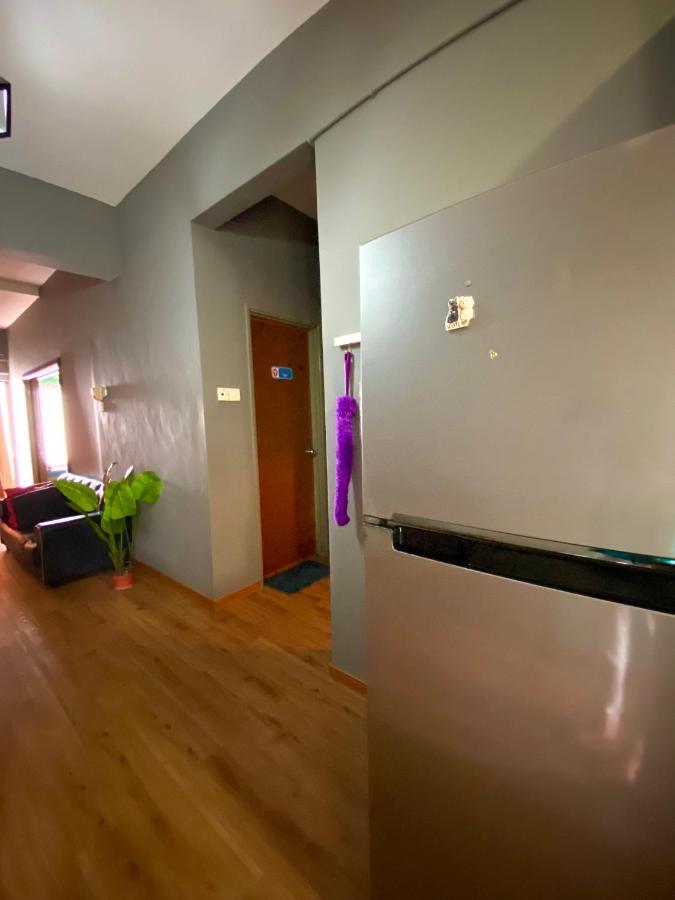 D' Sea View Apartment Порт-Диксон Экстерьер фото
